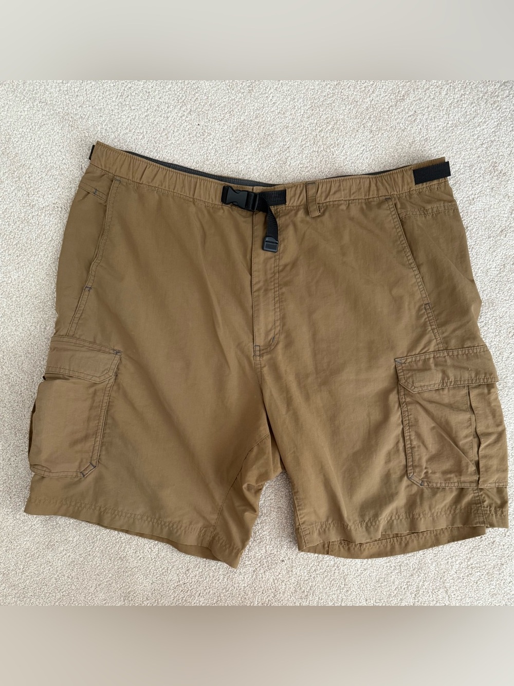 REI Men's Cargo Shorts in khaki Brown with Black Belt-size XL